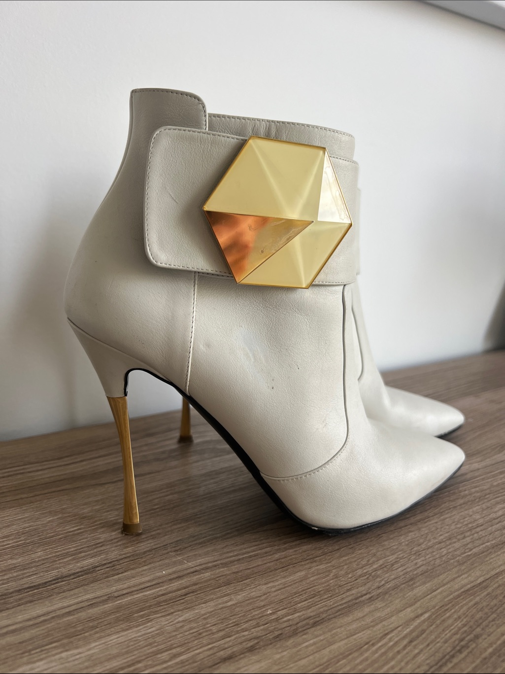 Nicholas Kirkwood Cream Leather Ankle Boots With Gold Geometric Accent.